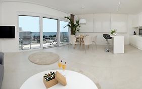 Apartments Deja Views